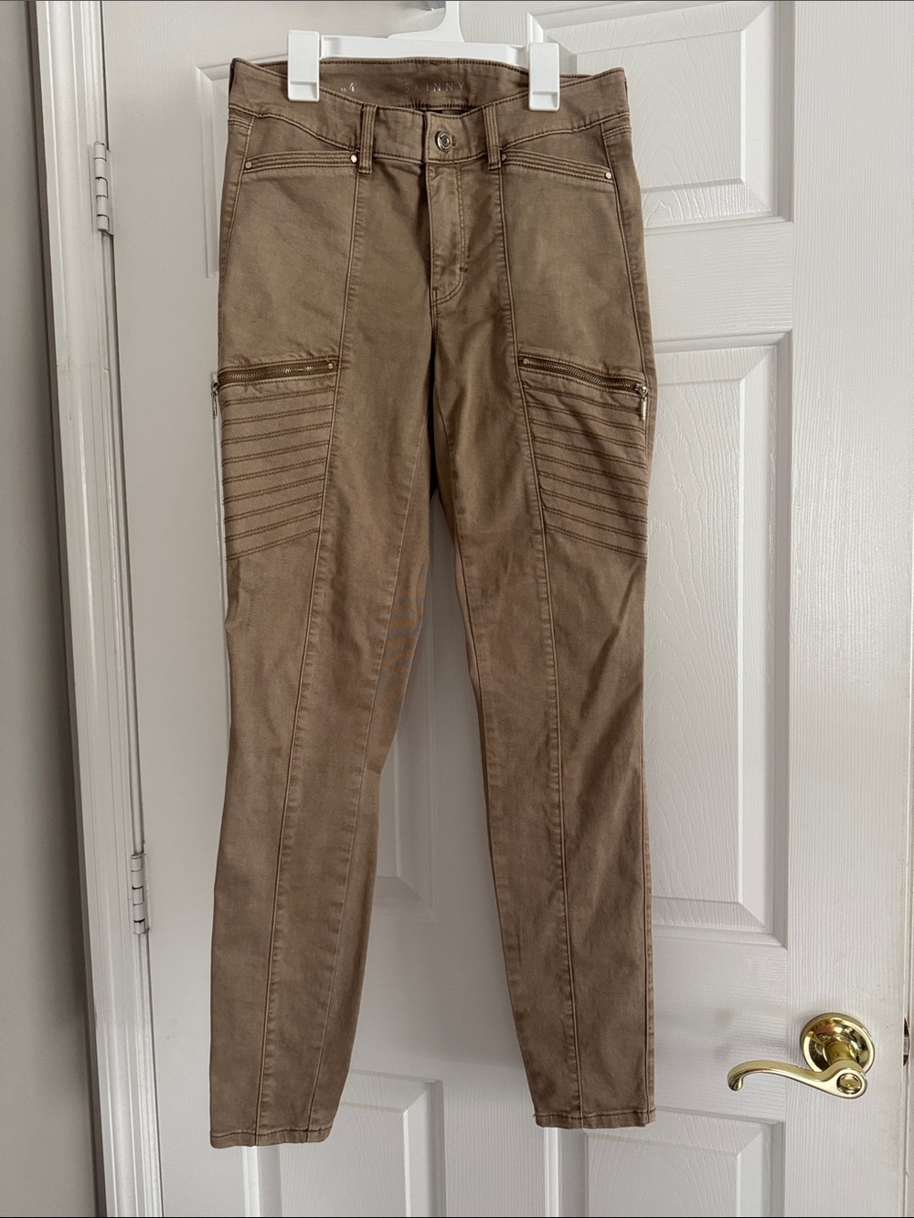 White House Black Market Skinny Jeans in Taupe